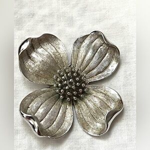 Vintage Crown Trifari Textured Silver-Tone Dogwood Flower Brooch Signed 1.75”